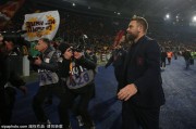 罗马2-0完胜萨索洛！加斯佩里尼率队紧追双米，欧冠资格争夺战愈演愈烈